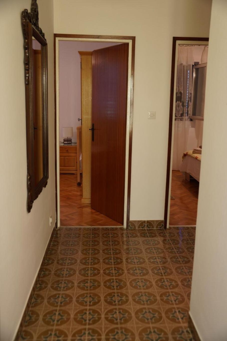 Apartments Srdan Винишче Экстерьер фото