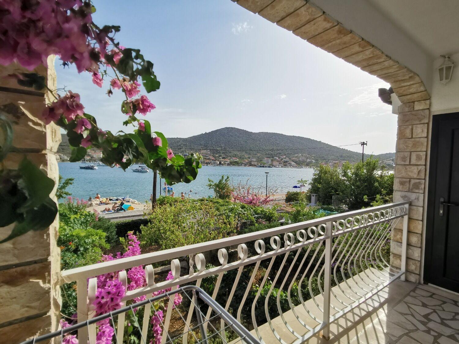 Apartments Srdan Винишче Экстерьер фото