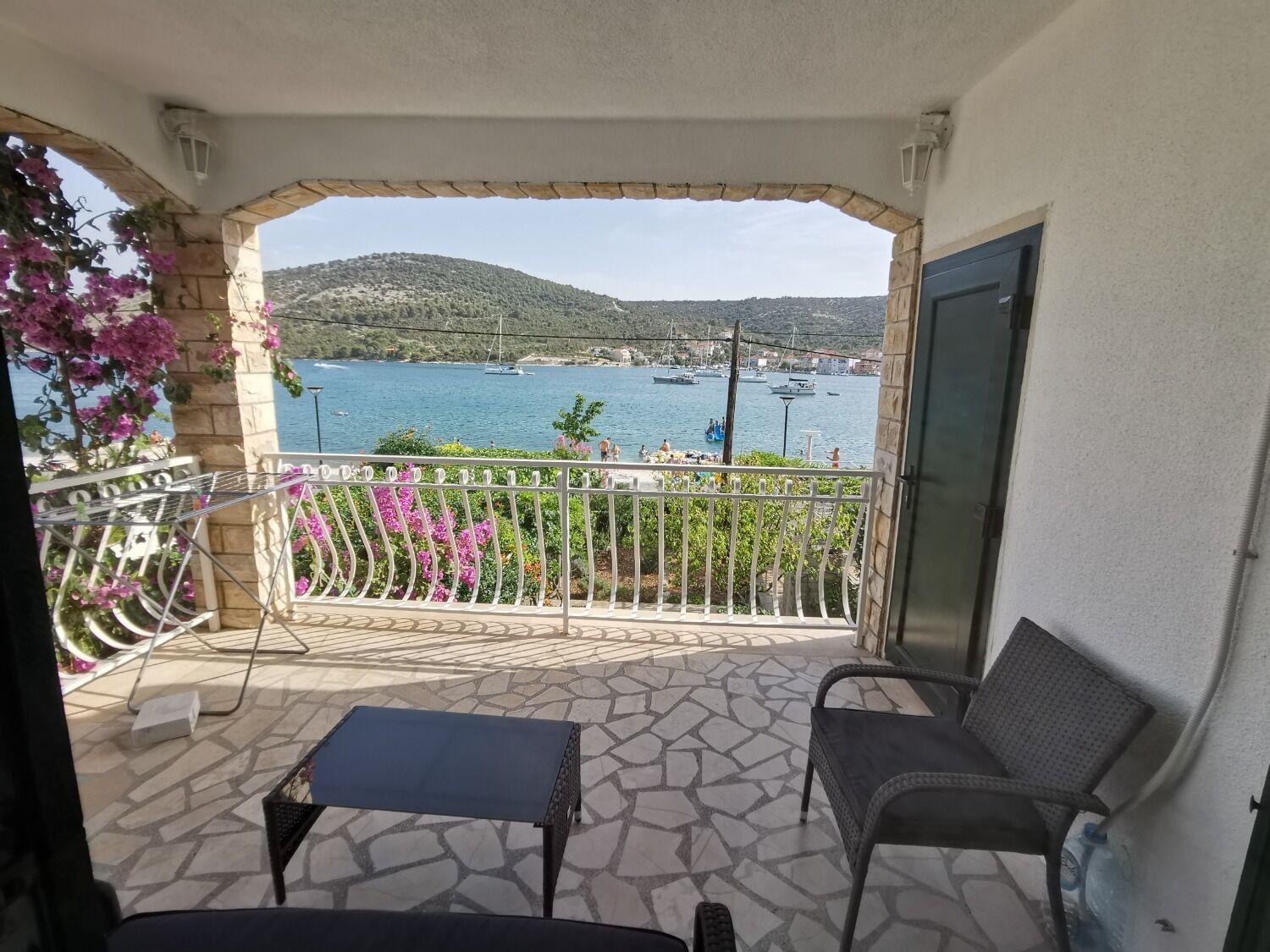 Apartments Srdan Винишче Экстерьер фото