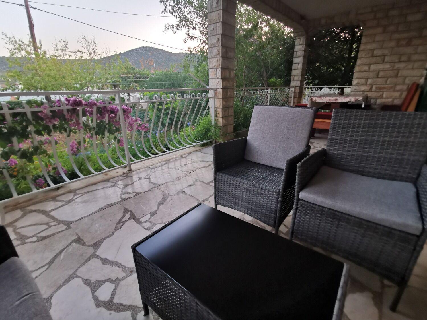 Apartments Srdan Винишче Экстерьер фото