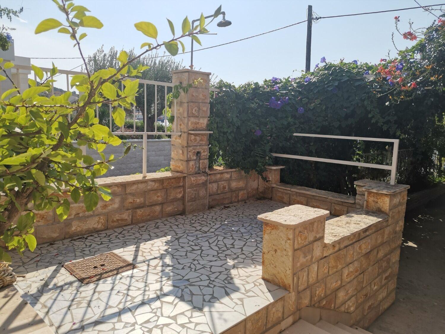 Apartments Srdan Винишче Экстерьер фото
